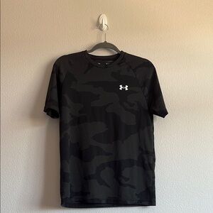 Under Armour Black Short Sleeve Tee